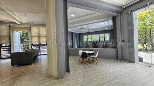Se Vende Casa Espectacular En La Floresta 24-27529 Cs