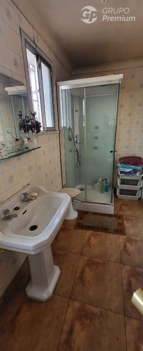 Casa En Venta De 4 Dorm. En La Cisterna