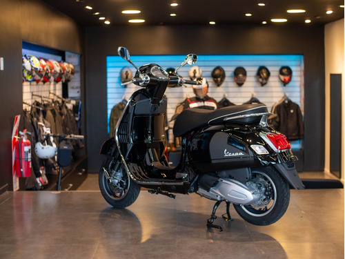 Vespa Gts 300 Super Negra Modelo 2023 Entrega Ya