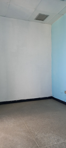 Imagen 10 de 14 de Oficina En Venta En La Torre Maracaibo (efi)