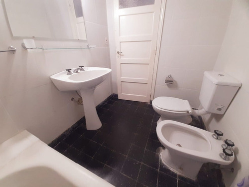 Venta Casa 4 Ambientes Y Amplio Parque Copacabana
