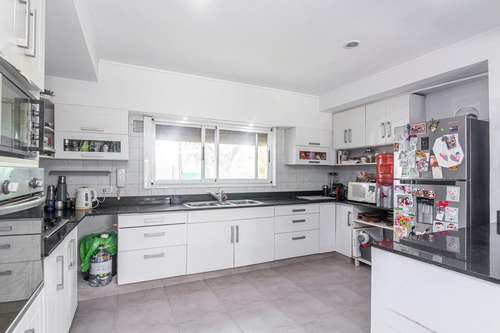 Imagen 7 de 30 de Venta · Casa En Barrio Ecológico De 242 M² Construidos, Jardín Y Pileta | Calles 460 Y 13c