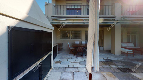 Casa En Venta 4 Dormitorios, Parrilla, Pileta. Acassuso Libertador Al Río.