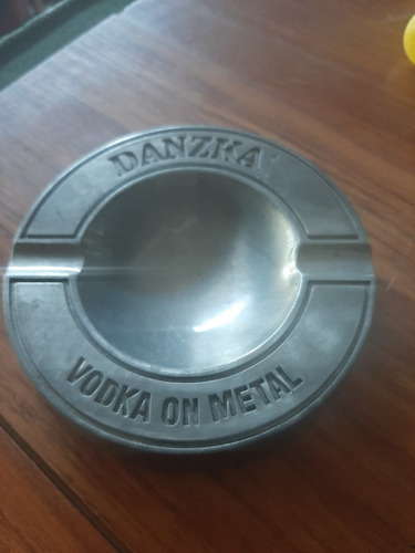 Cenicero De Metal Vodka Danzka Edicion Limitada