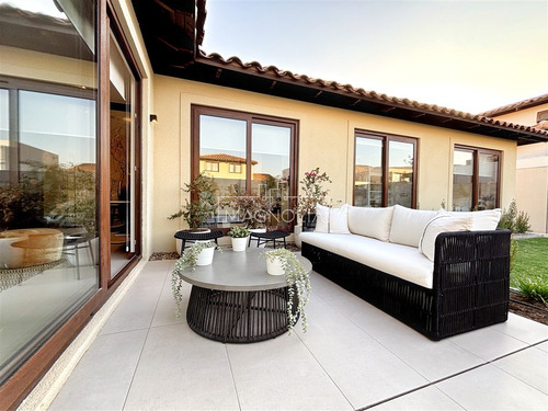 Casa En Venta De 3 Dorm. En Colina