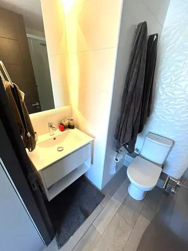 Departamento En Arriendo De 2 Dorm. En Las Condes