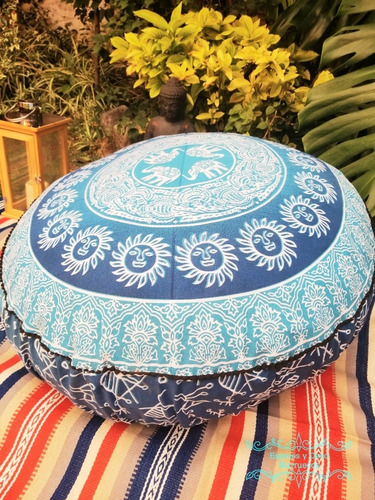Imagen 8 de 10 de Puff Almohadon Zafu Hindú Grande 83 X 25 Cm Con Pompones