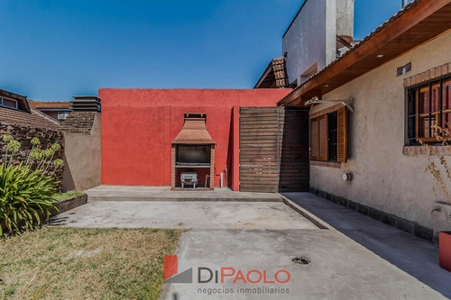 Casa 4 Ambientes En Venta Adentro Del Barrio Murialdo