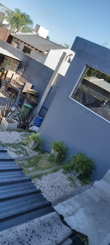 Casa Amplia Con Cocina, Comedor, Patio,, Quincho, Cochera