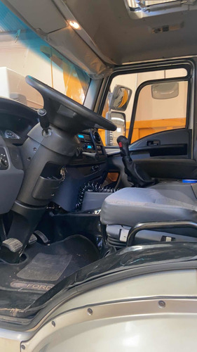 Ford Cargo 2423