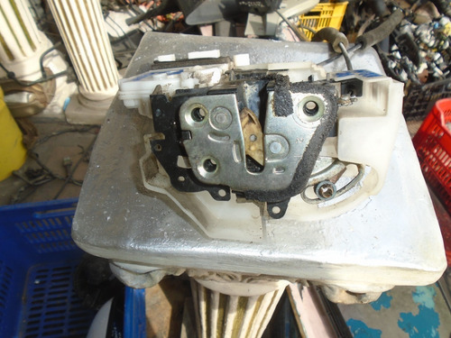 Imagen 3 de 3 de Vendo Cerradura Delantera Derecha De Mazda Cx7 Año 2012