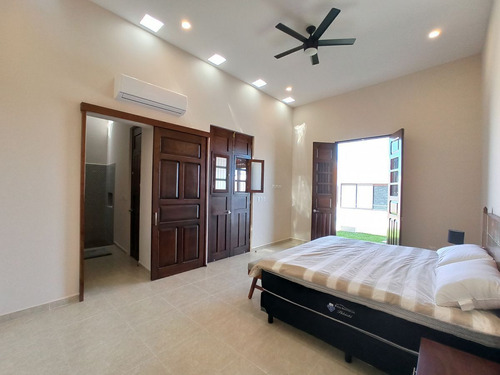 Venta De Casa De Un Piso, Remodelada En Baspul, 4 Recámaras