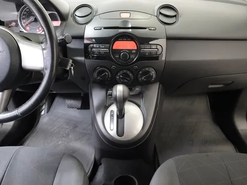 Mazda 2 Hatch Back 1.5 At