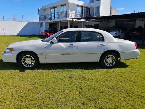 Lincoln Town Car Cartier Piel At