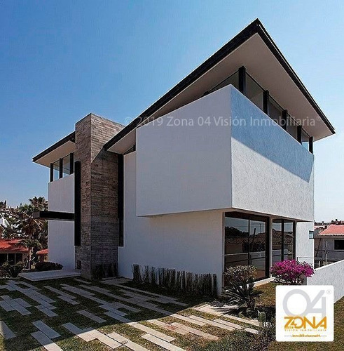 Exclusiva Residencia En Venta Con Diseño Único En Lomas De C