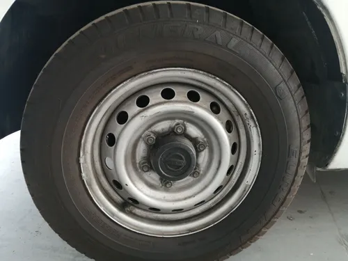 Nissan Urvan 2.5 Panel Amplia Aa Paquete Seguridad Mt