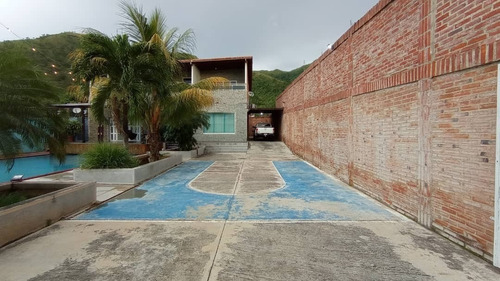 Imagen 9 de 27 de Casa En Urb. Las Morochas Fg