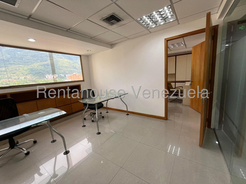 Oficina Centro En Venta En Los Dos Caminos. Cecilia Gutierrez. 25-18382
