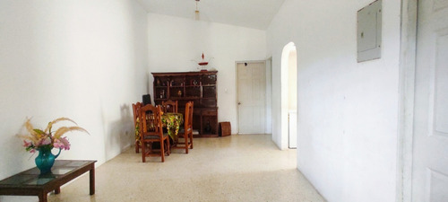Imagen 6 de 14 de Acogedora Casa Para Remodelar A Su Gusto; Canaima Dos, Guatire, Miranda.