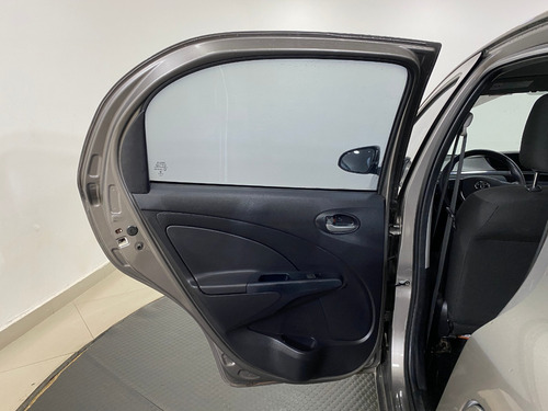 Imagem 11 de 20 de Toyota Etios 1.3 16v X 5p