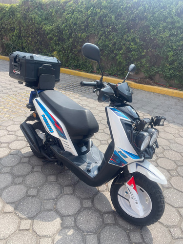 Posapies Para Copiloto, Luces Adicionales Y Portaequipaje