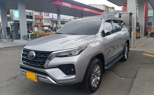 Toyota Fortuner Srv 2.4 Diesel 4x2 At 2023