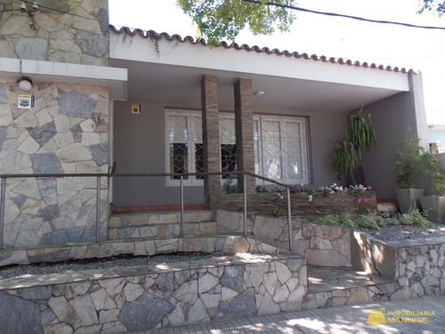 Imagen 3 de 17 de Excepcional Casa En Venta. José Pedro Varela 1122 (ubicación Céntrica)