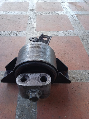 Base Motor Izquierda Aveo Vulcanizada 