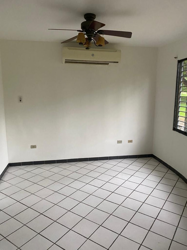 Imagen 18 de 30 de Fernando Guerrero Vende Casa En La Trigaleña Alta
