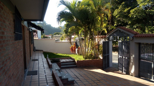 Venta De Casa En Urb San Luis Con Garita De Seguridad