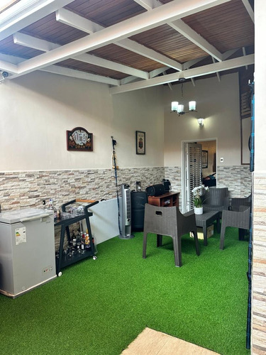 Saidy & Yosmar Vende Town House Urb. Villas De Alcala. Inth-167