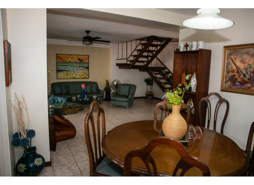 Casa En Venta Urb. Parque Mirador, Valencia Mr- 5687009