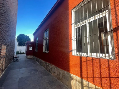 Imagen 5 de 5 de Casa De 3 Dormitorios Con 2 Baños, Patio Y Parrillero Sobre Av. Luis Alberto De Herrera, Parque Batlle!