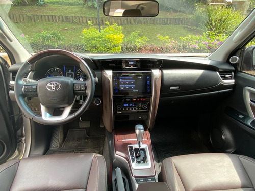 Toyota Fortuner 2019 2.7l Mid