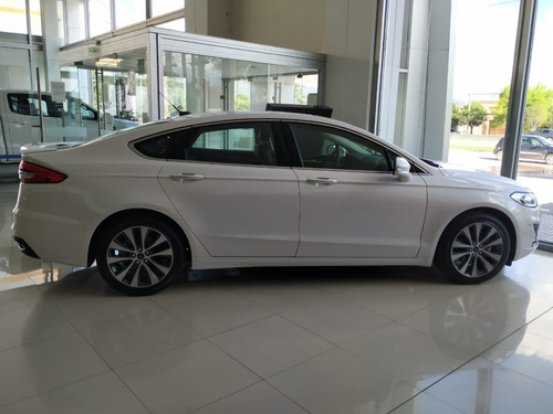 Ford Mondeo Titanium. At
