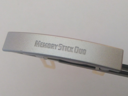 Tapa De Memory Stick Duo Para Psp 2000 Y 3000 Original