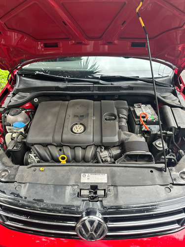 Volkswagen Jetta 2.5 Sportline Tiptronic At
