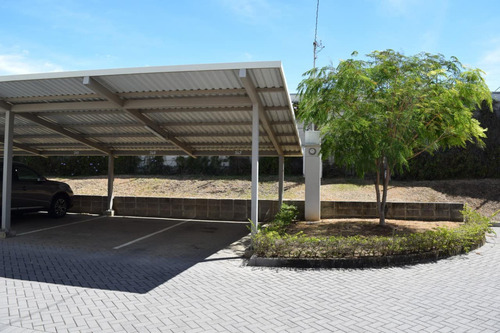 Alquilo Casa En Condominio Avenir, Santo Domingo Heredia, Cuenta Con Piscina, Gimnasio, Salón Fiestas, Co-working, Infantiles, Zonas Verdes