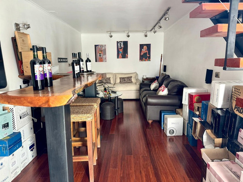Casa En Venta Condominio De 5 Dorm Quincho. En Lo Barnechea