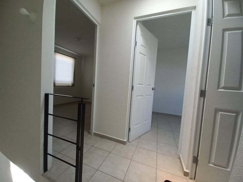 Casa En Renta Los Encinos, El Marques Queretaro. 2 Recamaras