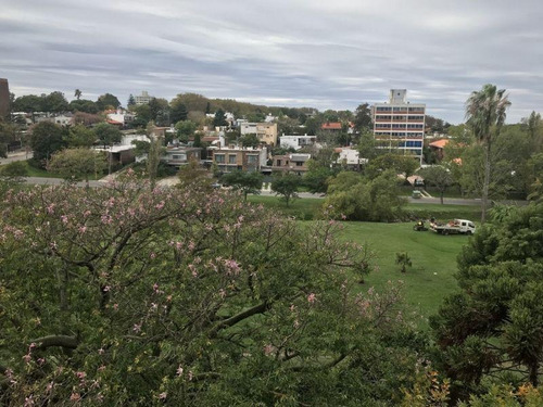 Imagen 9 de 9 de Venta De Apartamento Dos Dormitorios En Malvin Frente Al Parque