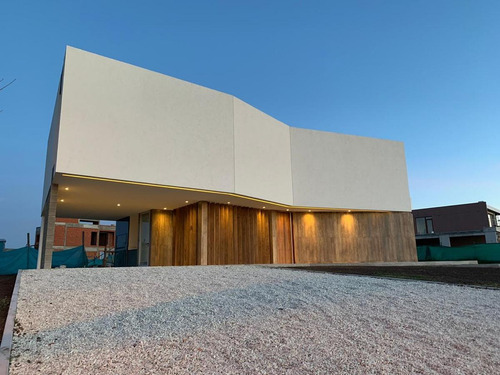 Imagen 8 de 10 de Casa A La Venta En Terralagos