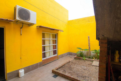 Ph En Venta - 3 Dormitorios 1 Baño - 69mts2 Cubiertos - Lomas Del Mirador