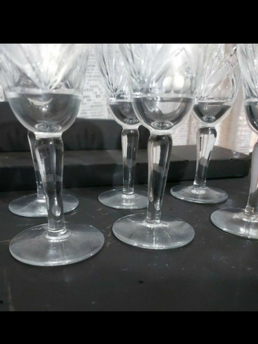 Imagem 5 de 9 de Taça Cristal Licor 6 Unidades 100ml Lapidado A Mão Antigo