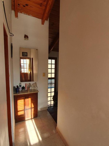 Imagen 18 de 20 de Casa De Tres Dormitorios, Dos Baños, Cochera, Amplio Terreno Y Pileta