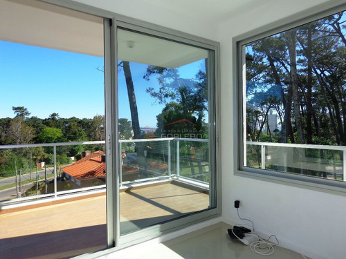 Imagen 7 de 30 de Venta De Apartamento En Mansa, Punta Del Este - Sin Muebles