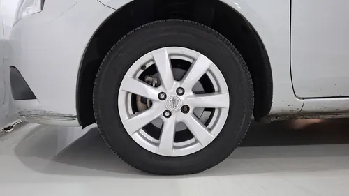 Nissan Versa 1.6 Sense