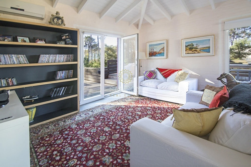 Laguna Blanca Casa De 4 Dormitorio En Venta Manantiales Punta Del Este- Ref: 74