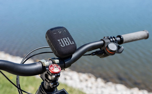 Parlante Jbl Wind 3 Bici Moto Bluetooth Micro Sd Y Radio Fm Voltaje 110v Color Negro