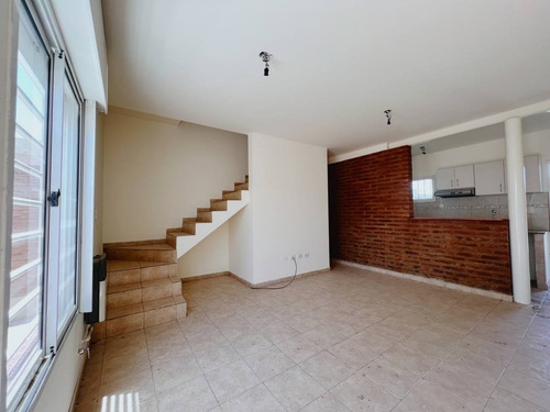 Imagen 6 de 7 de Duplex En Venta En Indio 439 (alem 2700)